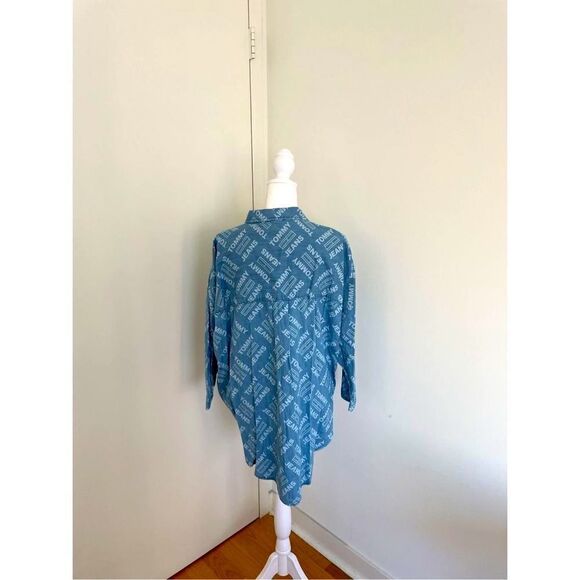 NWT Tommy Hilfiger All-over Logo Chambray Shirt Women Size M MSRP$79 - Picture 4 of 8